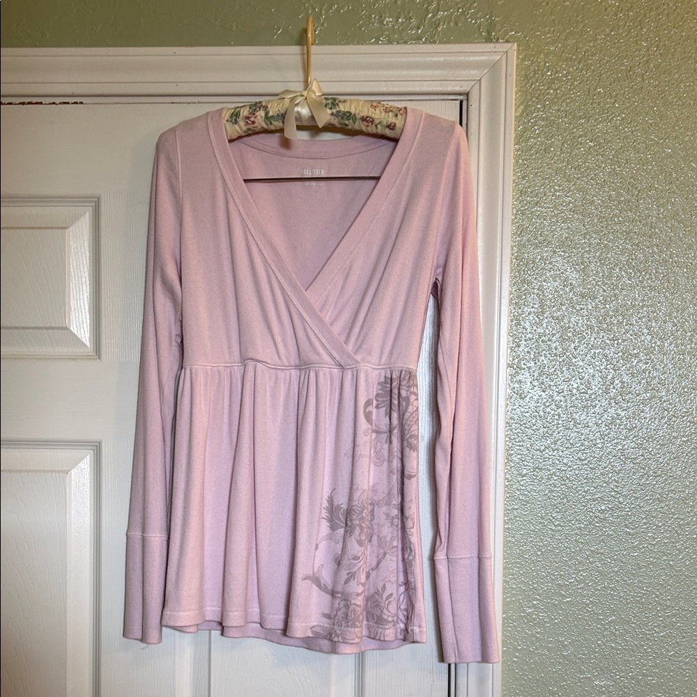 Hollister Light Pink Y2K Inspired Babydoll Graphic Long Sleeve Top